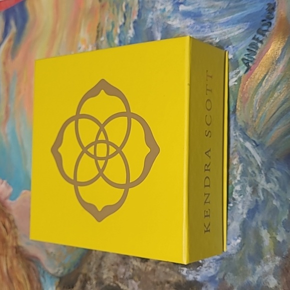 Kendra Scott Larsen Necklace With 1" Extender - Picture 8 of 8